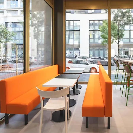 Easyhotel Euromed Hotel
